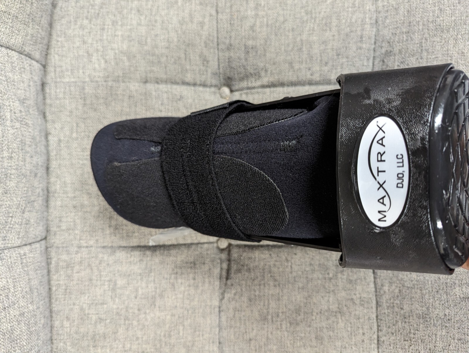 Donjoy Maxtrax Ankle Walker Walking Boot ADULT SIZE MED