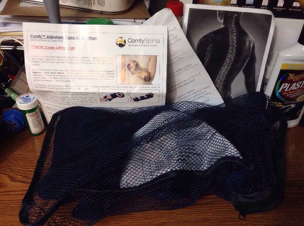 COMFY SPLINTS ADJUSTABLE CONE HAND ORTHOSIS WITH INSTRUCTIONS & NET CASE