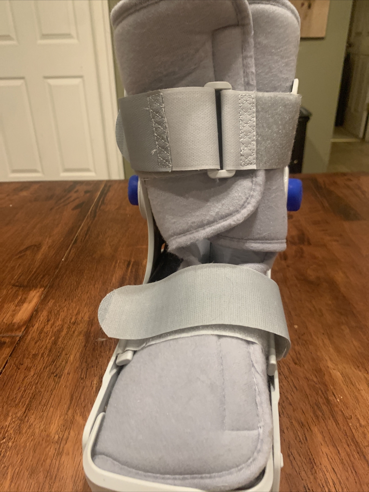 DEROYAL (SMALL) Full Shell Walker 2 Boot W/ Pump Ankle Strain, Sprain Surgery