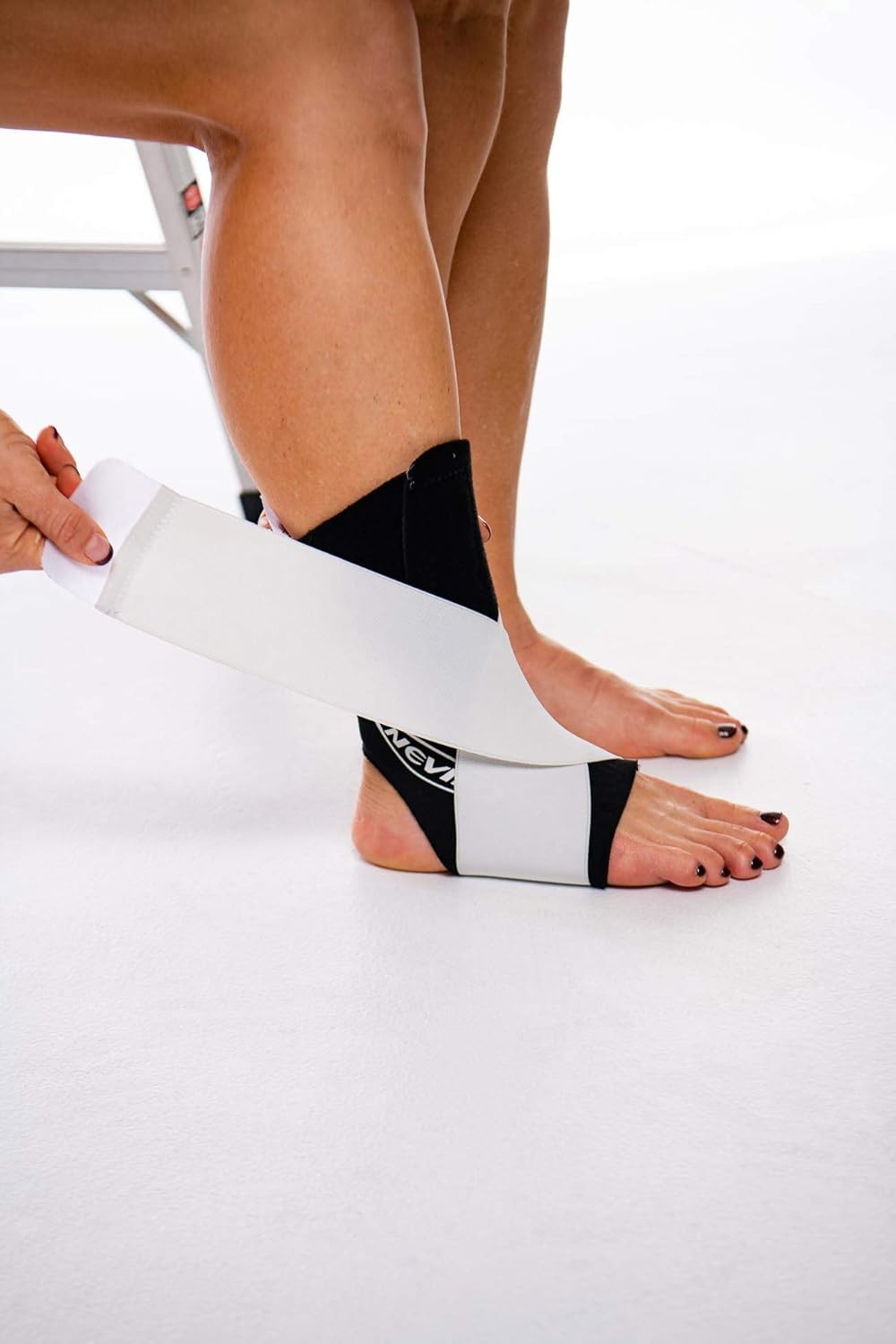 Nevin Ankle Support Double Strap Design – Small – Black