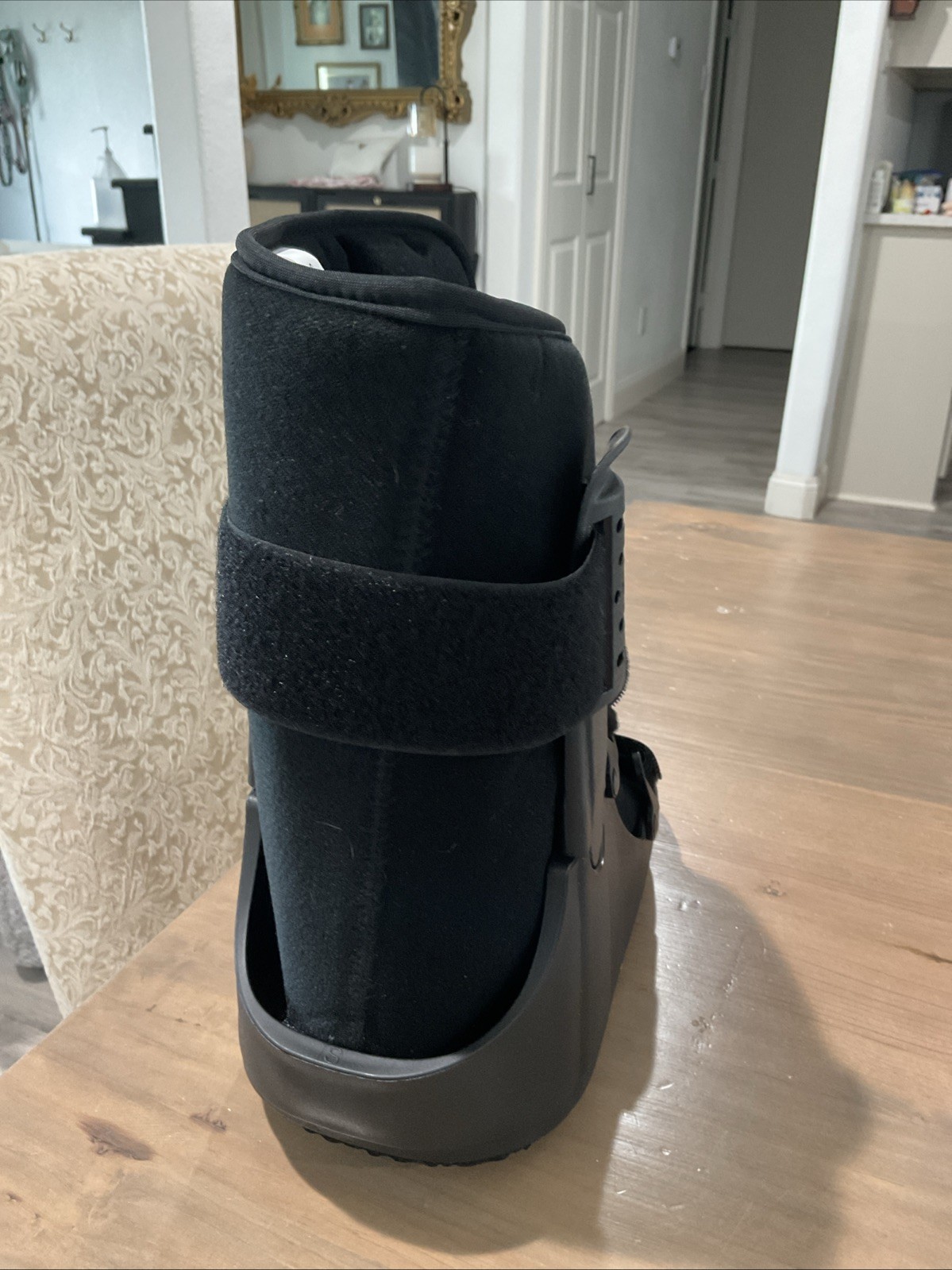 United Ortho Short Air Cam Walker Fracture Boot, Fits Left or Right, Small