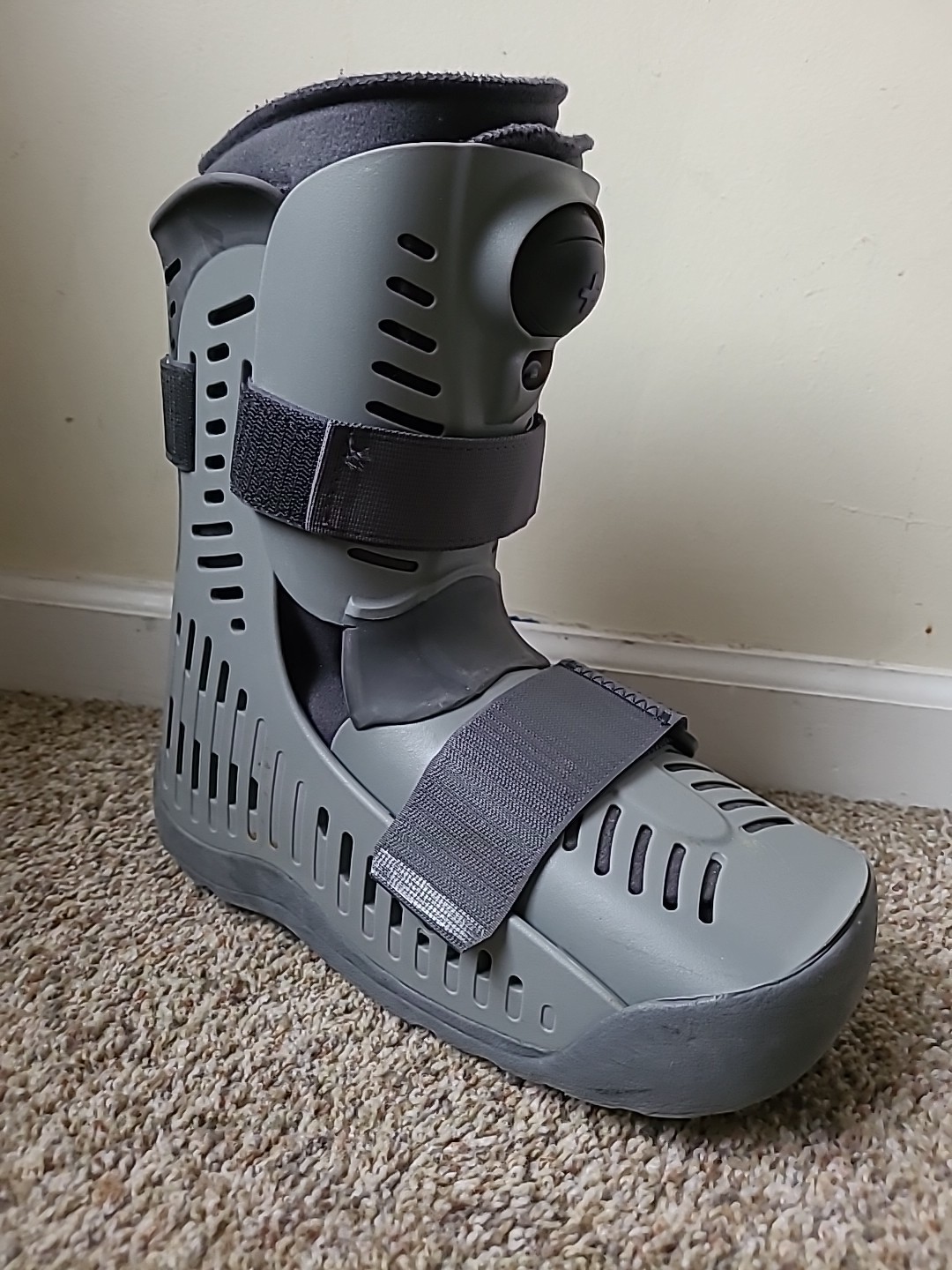 3 Very Good Walking boots Medium Ossur, AirCast, ProCare (B16)