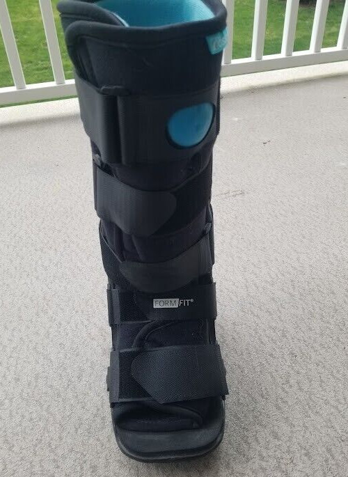 Ossur Formfit Walker Boot with Air L4361 w/Instruction Booklet – Size Small