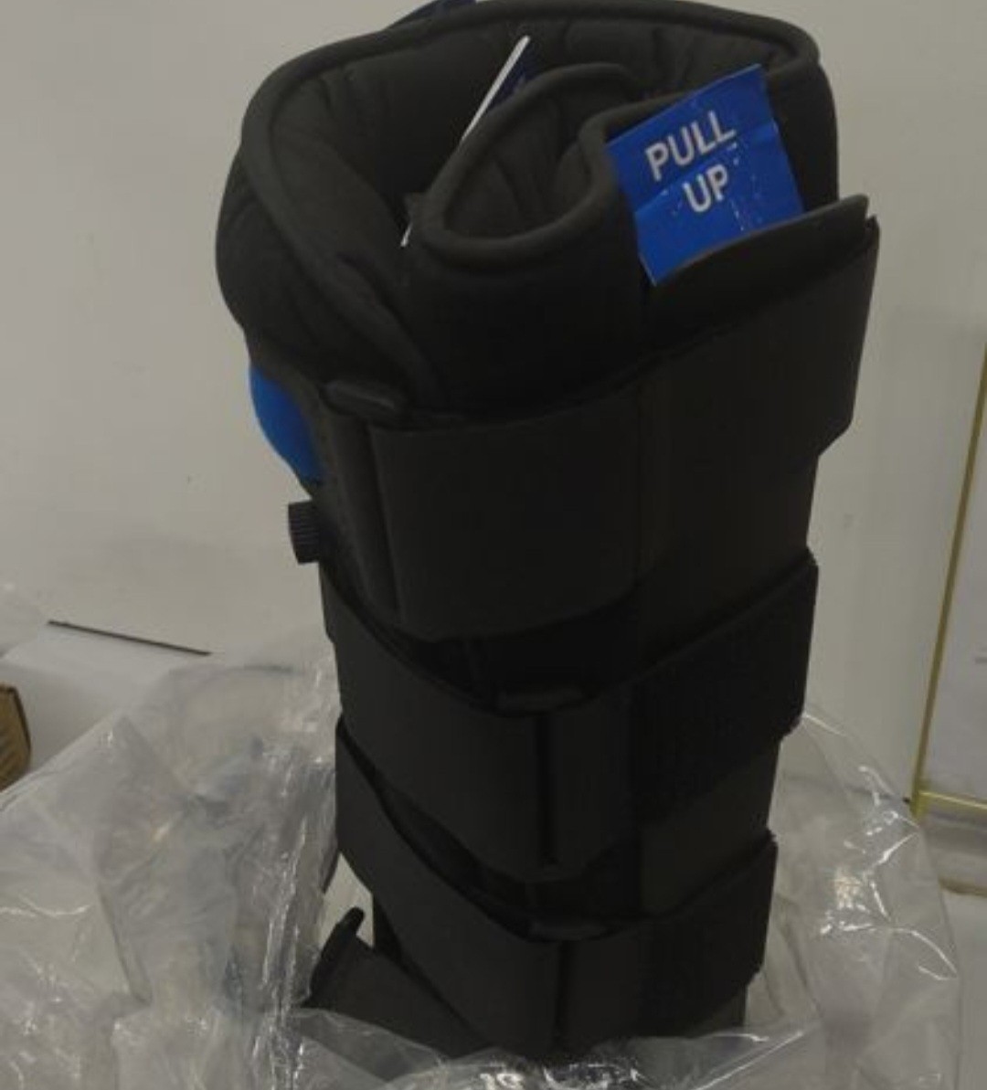 United Ortho Air Cam Walker Fracture Boot, Medium, Black