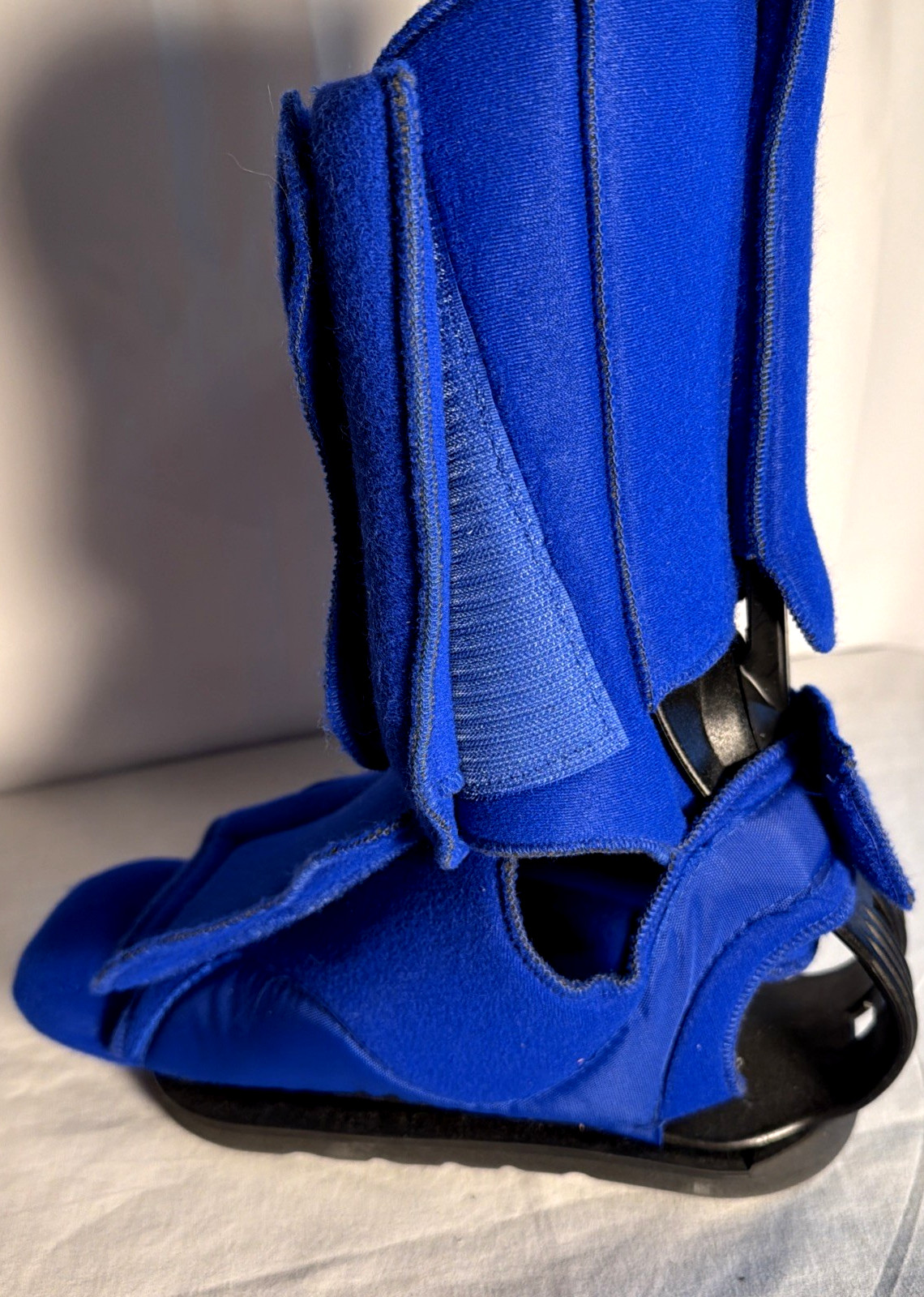 DeRoyal Ankle Contracture Boot VelFoam with Boot Sole Large