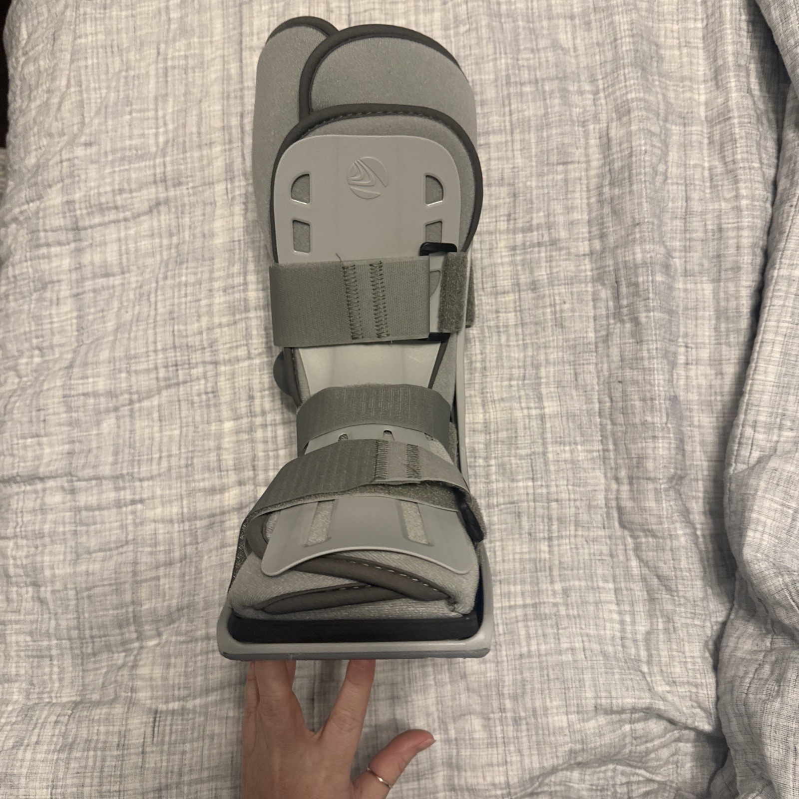 Breg Air Pump Ankle Medical Boot Walking Cast Foot Injury Brace – Size Large