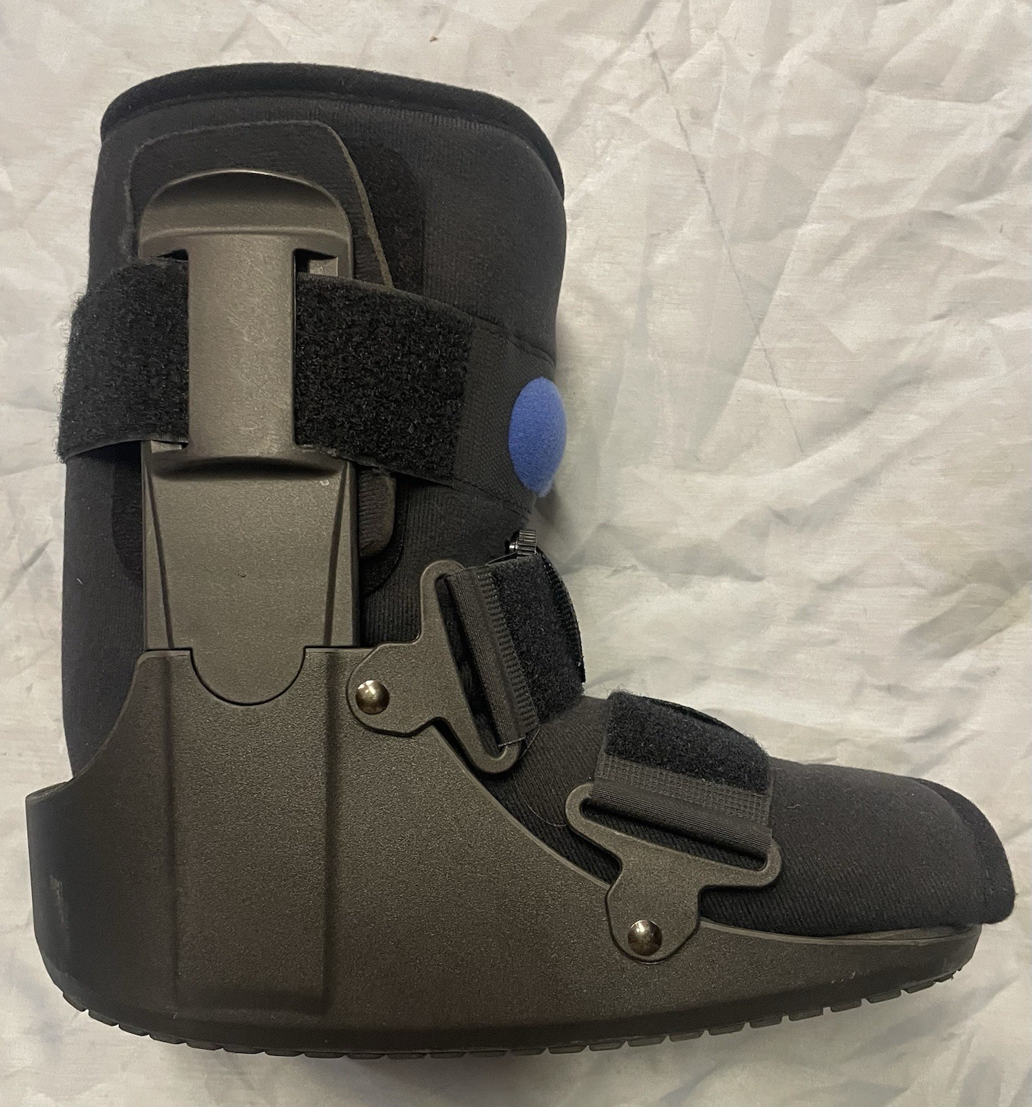 Advantage Walking Boot Medium – Air Pump