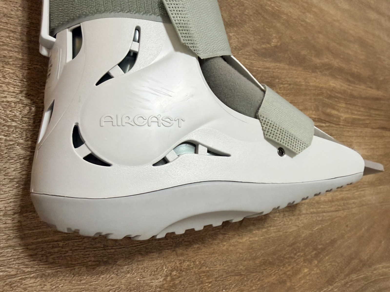 Aircast FP Walker Walking Brace/Walking Boot Foam Pneumatic Size Small 01F-S