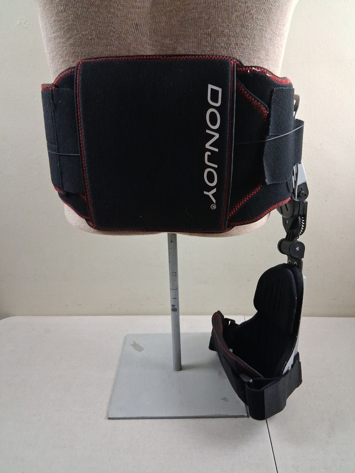 Donjoy VersaROM Range Of Motion Hip Brace w/ Compression Belt -Left or Right