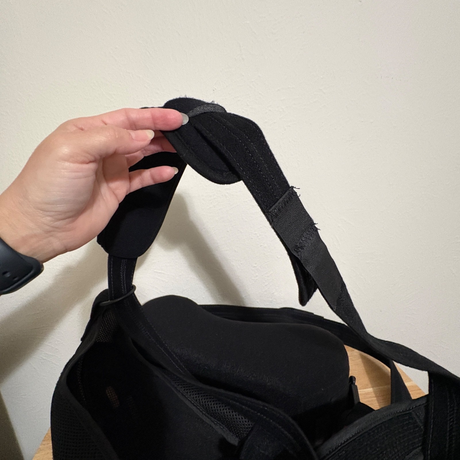DonJoy Arm Sling UltraSling III for Right Arm Excellent Condition