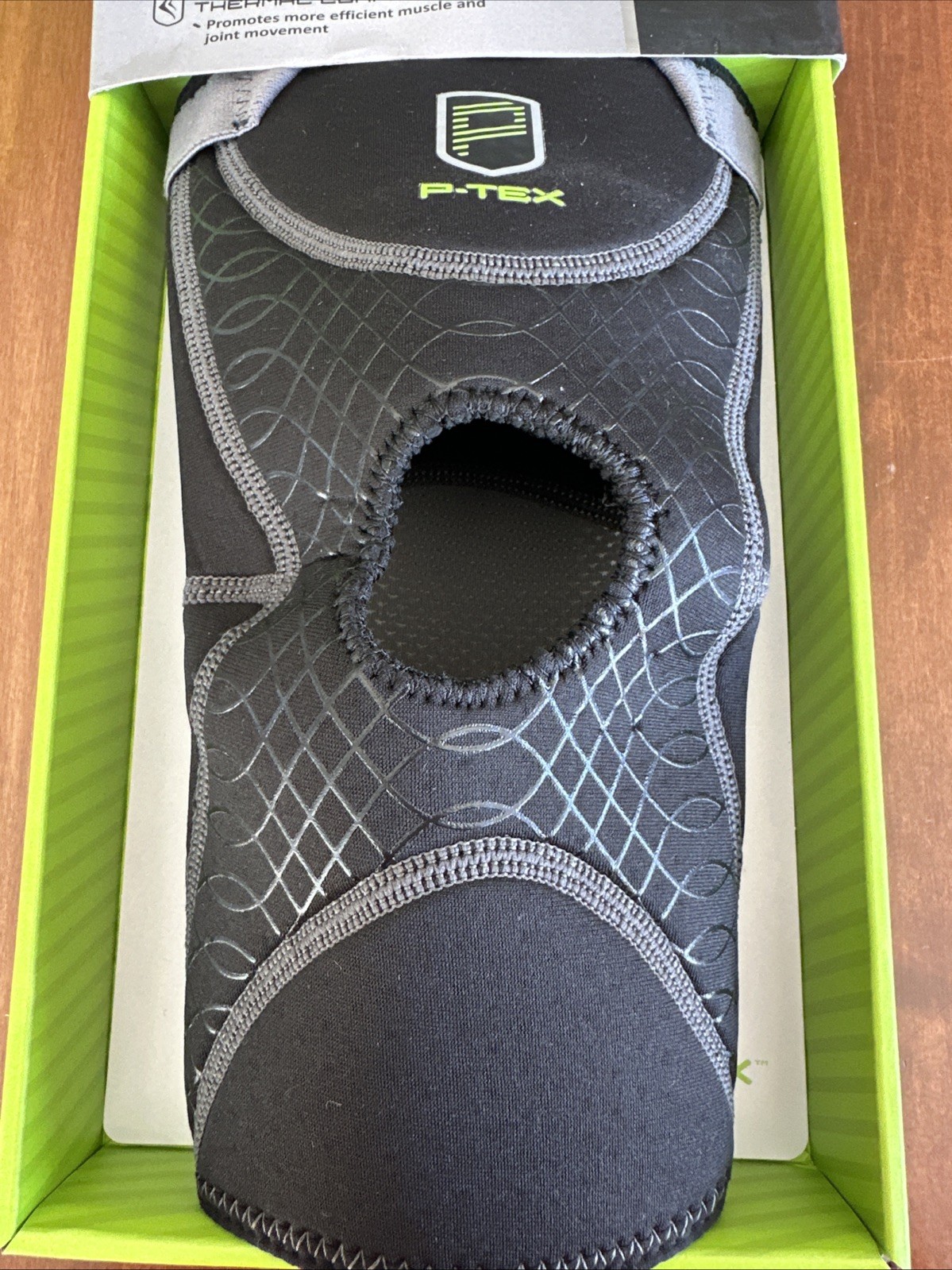 P-TEX PRO KINETIC OPEN PATELLA COMPRESSION KNEE SLEEVE *P-TEXK200 *SM* BLK NEW