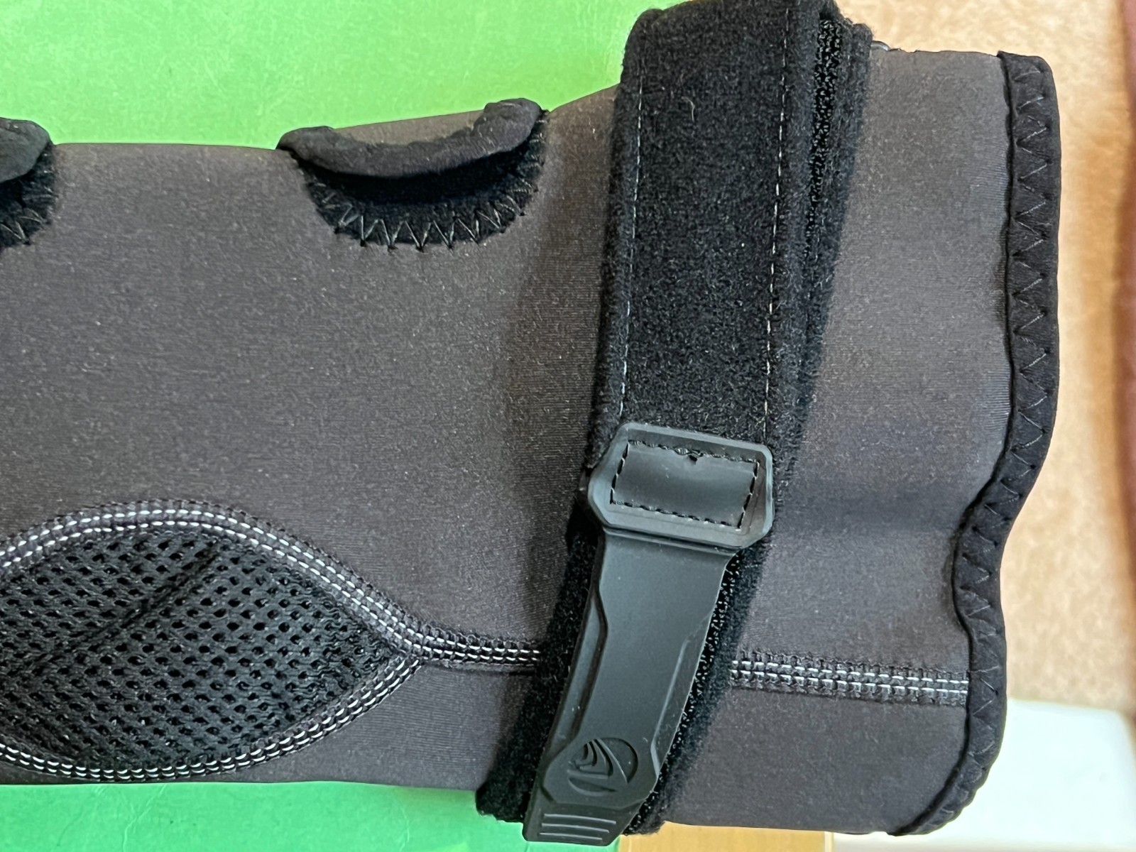 Breg OA Impulse Push Medial Osteoarthritis Knee Brace Small Right Knee rk519203