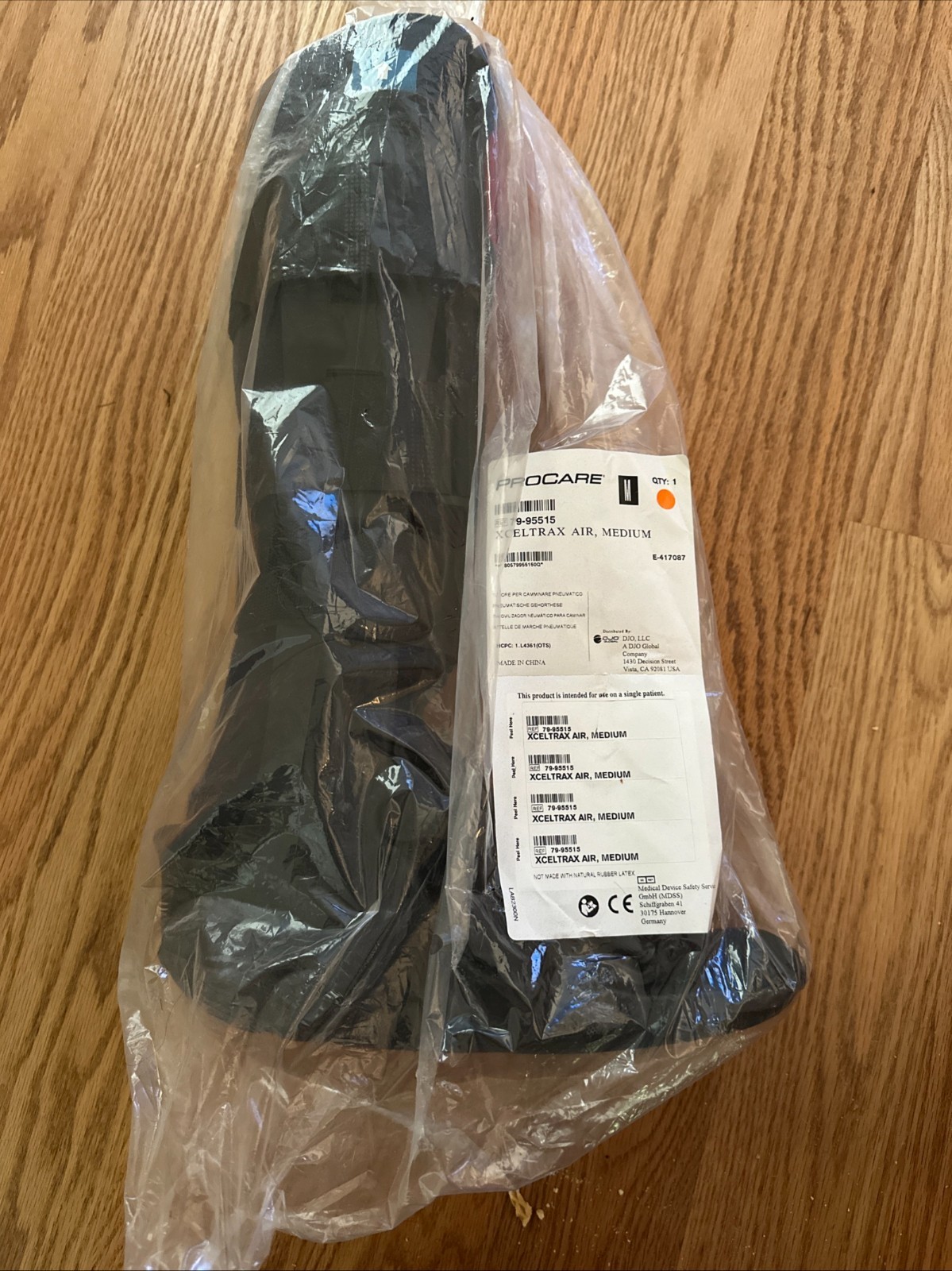 ProCare XcelTrax Air Medium 79-95515 17″ Tall Walker Brace Air Pump Up Boot New