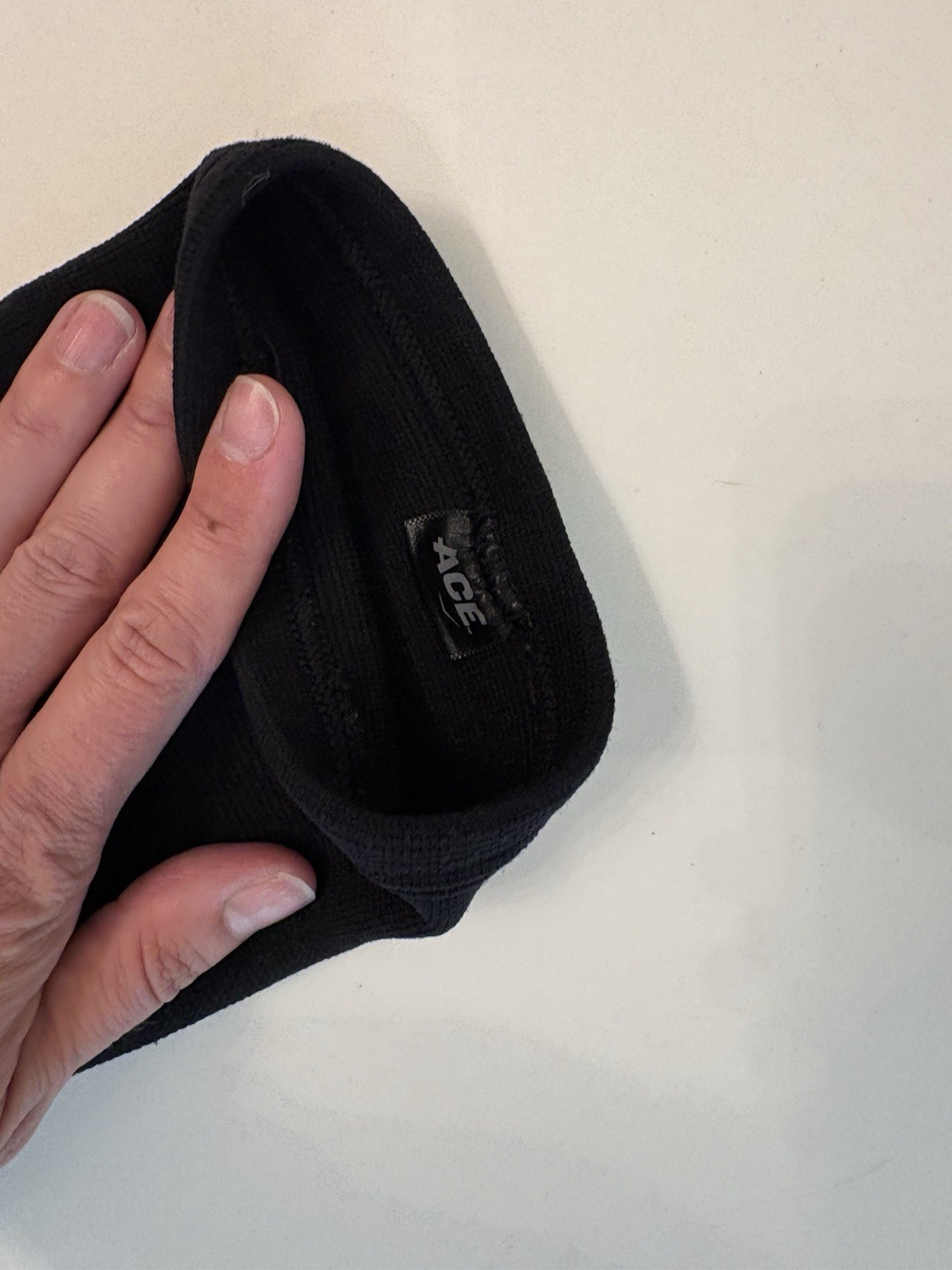 Ace Brand Knee Compression / Support Sleeve – Adult Size Small – Good Condition
