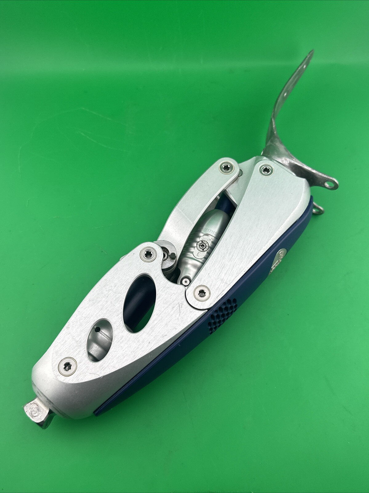 OTTOBOCK Otto Bock 3r60 Prosthetic Knee. 3r60=kd. Comes W/ Lamination Anchor