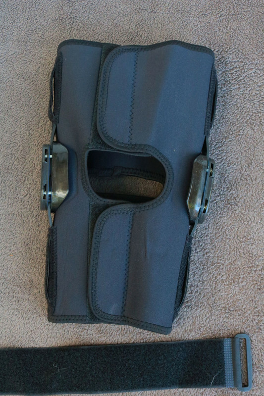 Knee Brace Hinged Large Comfortland comfortable in bag with accessories IW