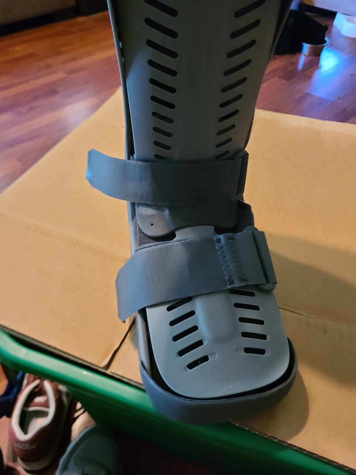 Orthopedic Adjustable Closed Toe Walking Boot Immobilizer Brace for Foot/Ankle
