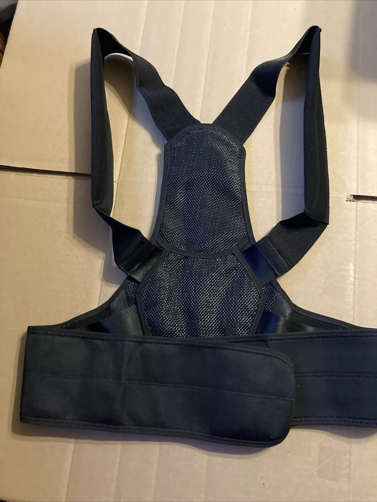 Maloow Posture Corrector for Men and Women, Size L – Black