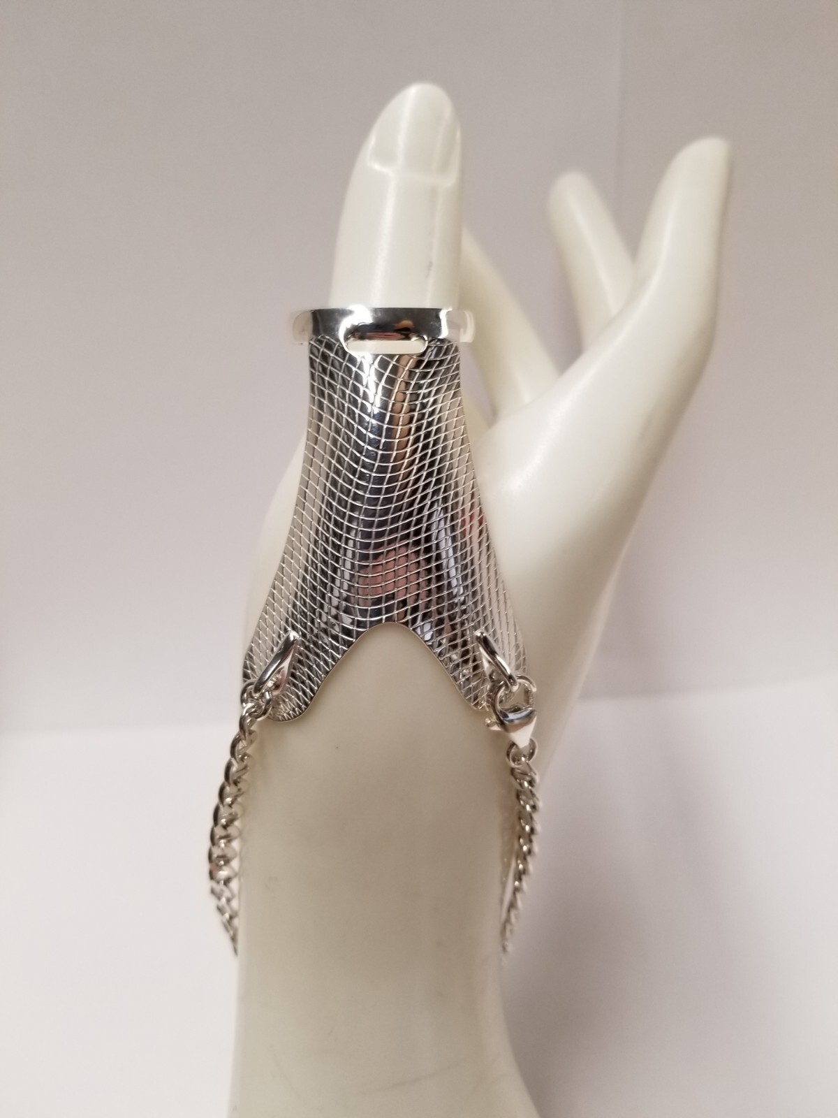 SilverRing Stable Thumb Splint with PVX (Hole Size 13) & Chain Bracelet