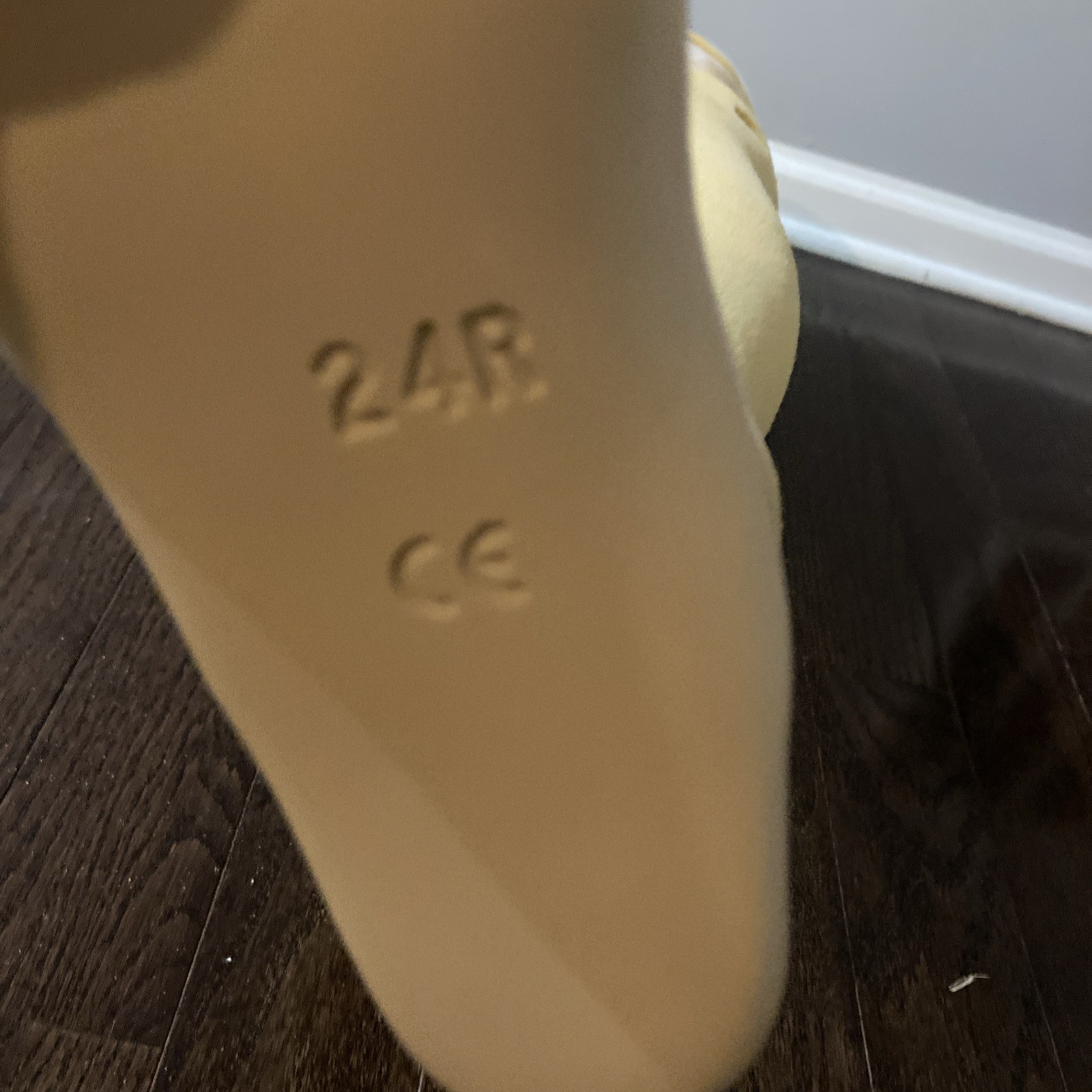 Ottobock Prosthetic Leg Above The Knee 4R72=32 Titan Right Foot Sz 24