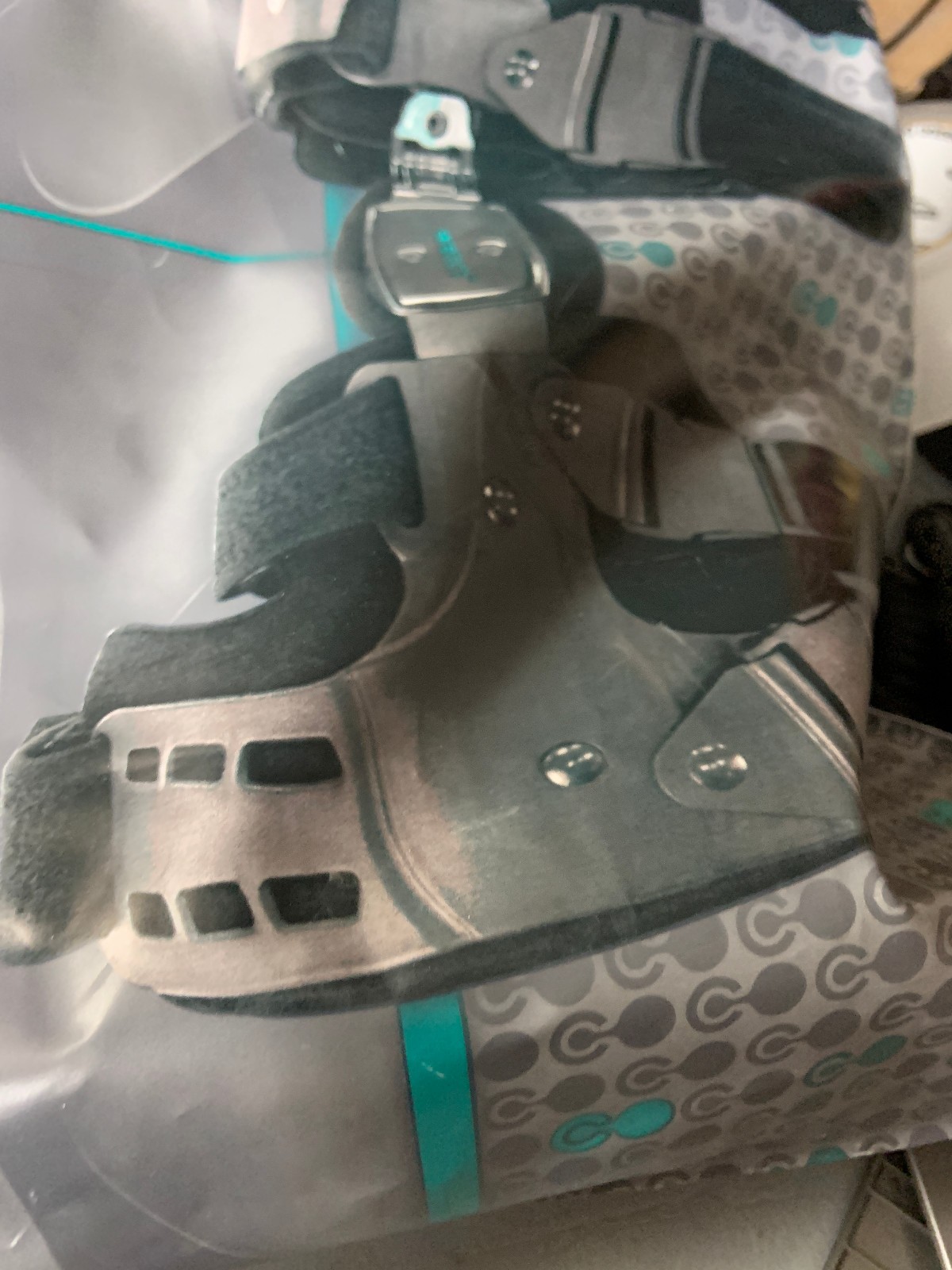 Coretech 843 OA Knee Brace – Open Box- Unused- LEFT Leg