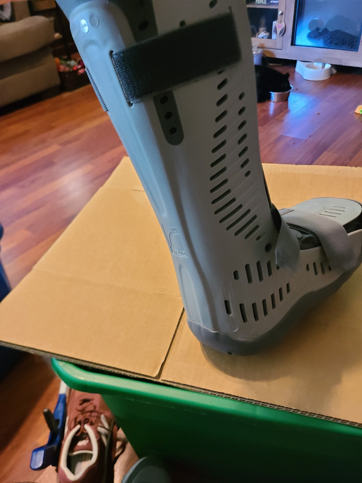Orthopedic Adjustable Closed Toe Walking Boot Immobilizer Brace for Foot/Ankle