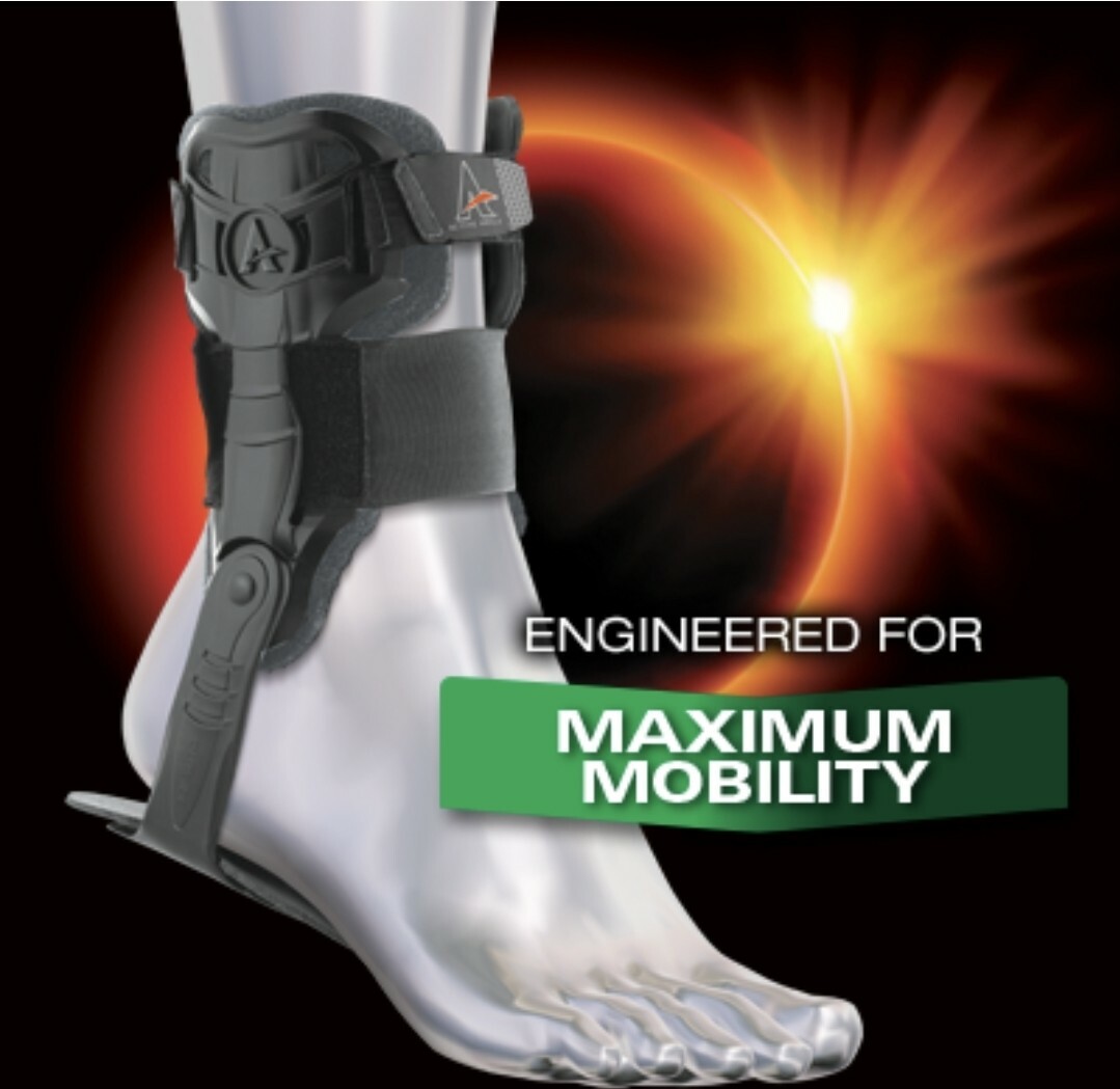 ECLIPSE I BRACERigid Single Upright Multi-Sport Ankle Brace Small