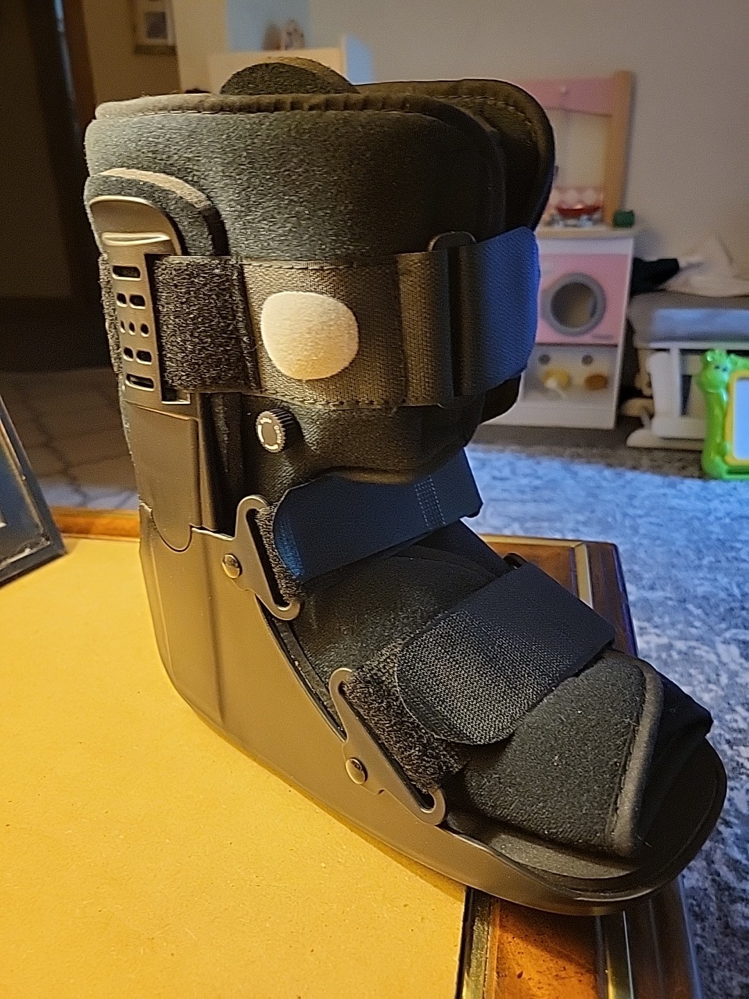 New, Inflatable Air Walking Boot W/ Non-Slip tread Adjustable Straps