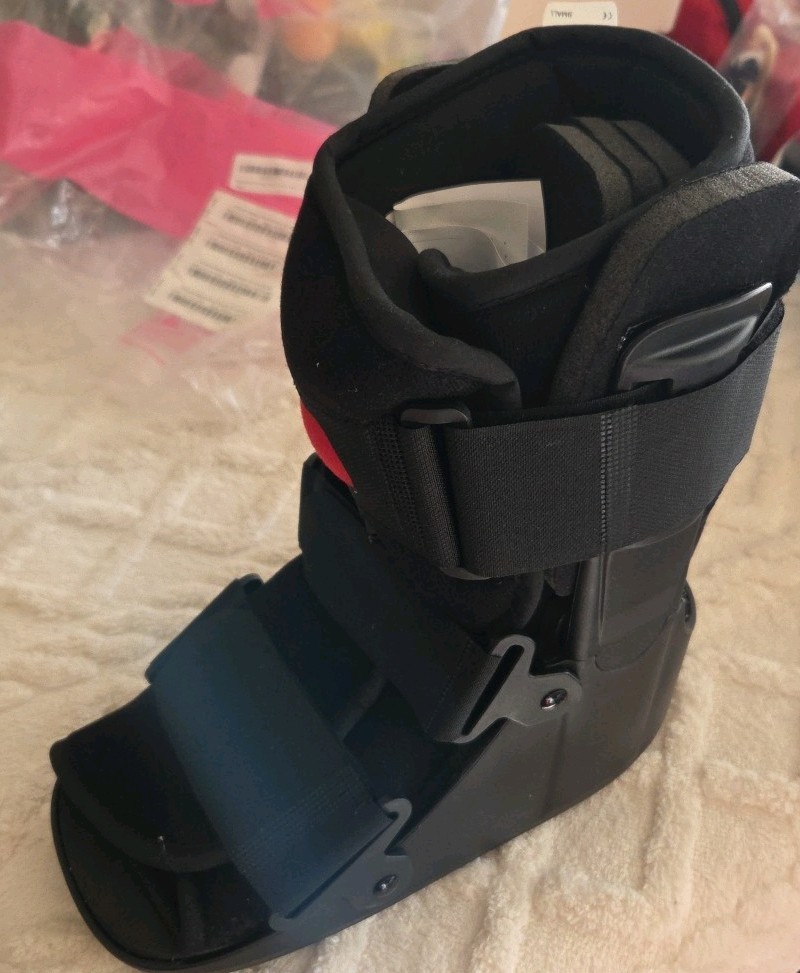 Braceapedia Kids Polymer Walker Air Ultimate Walking Boot Low Top Small Black