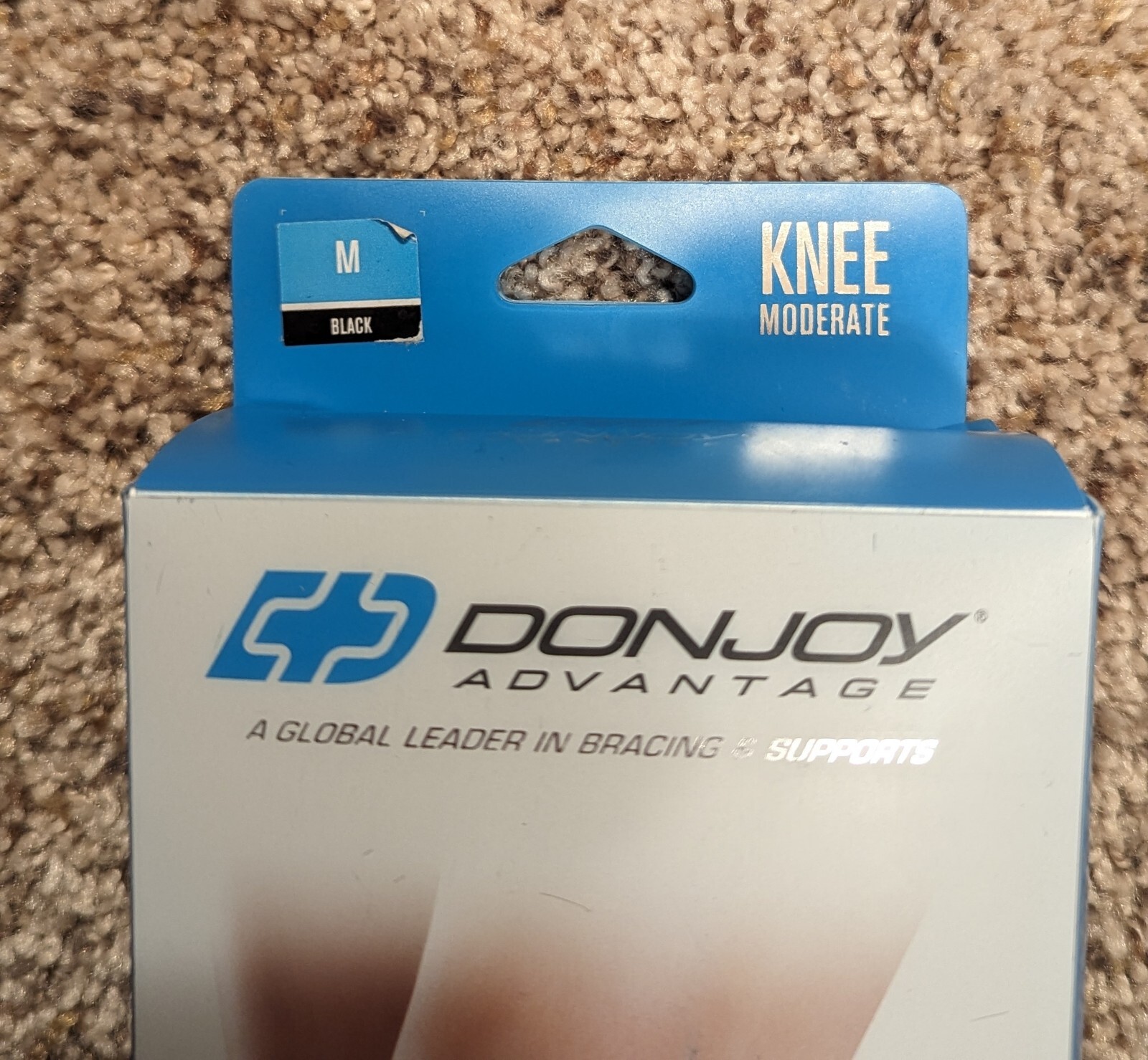 DonJoy Advantage Comfort Knee Sleeve Moderate Compression Medium Black
