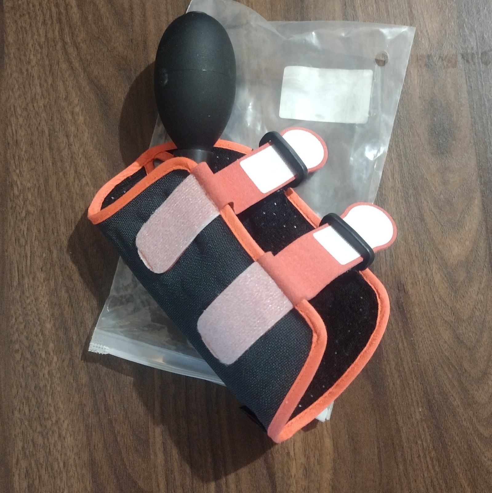 Inflatable Wrist Brace for Carpal Tunnel, (Left Hand)