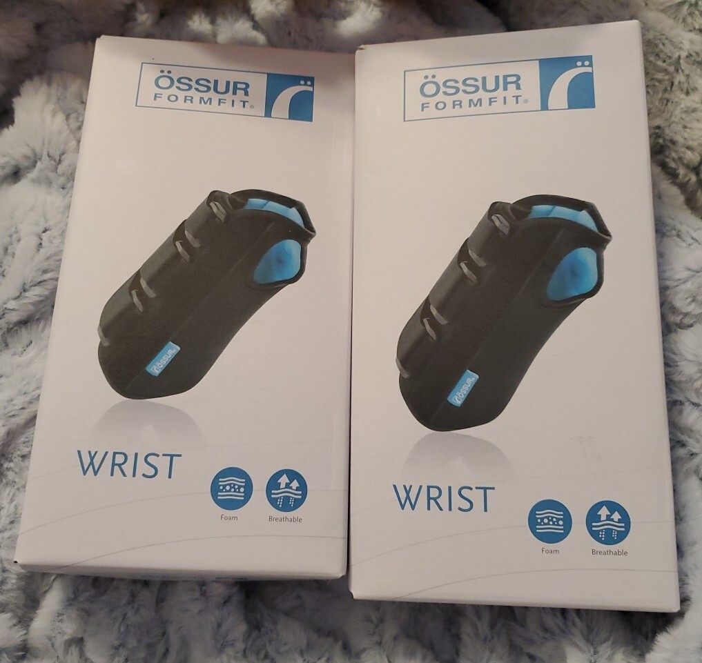 Lot of 2 – Ossur Form Fit Wrist Brace 8″ – Right Hand