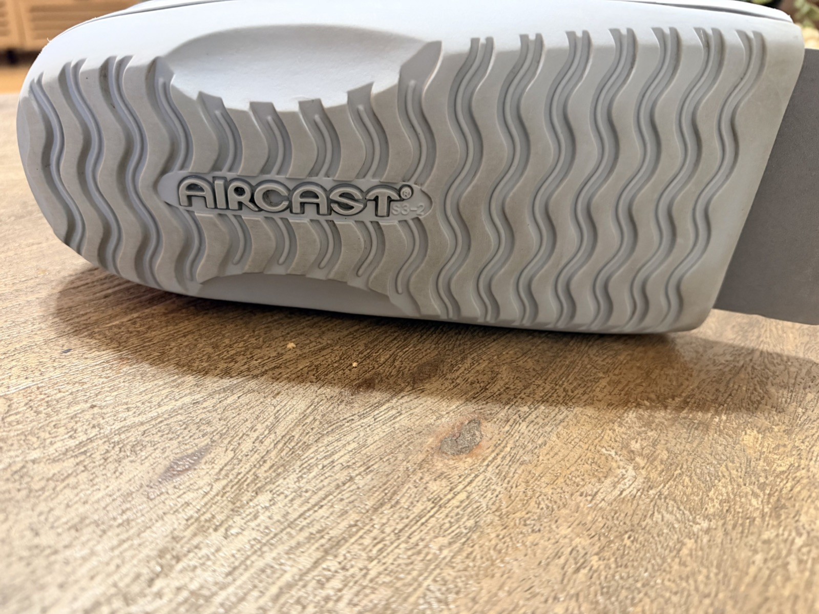 Aircast FP Walker Walking Brace/Walking Boot Foam Pneumatic Size Small 01F-S