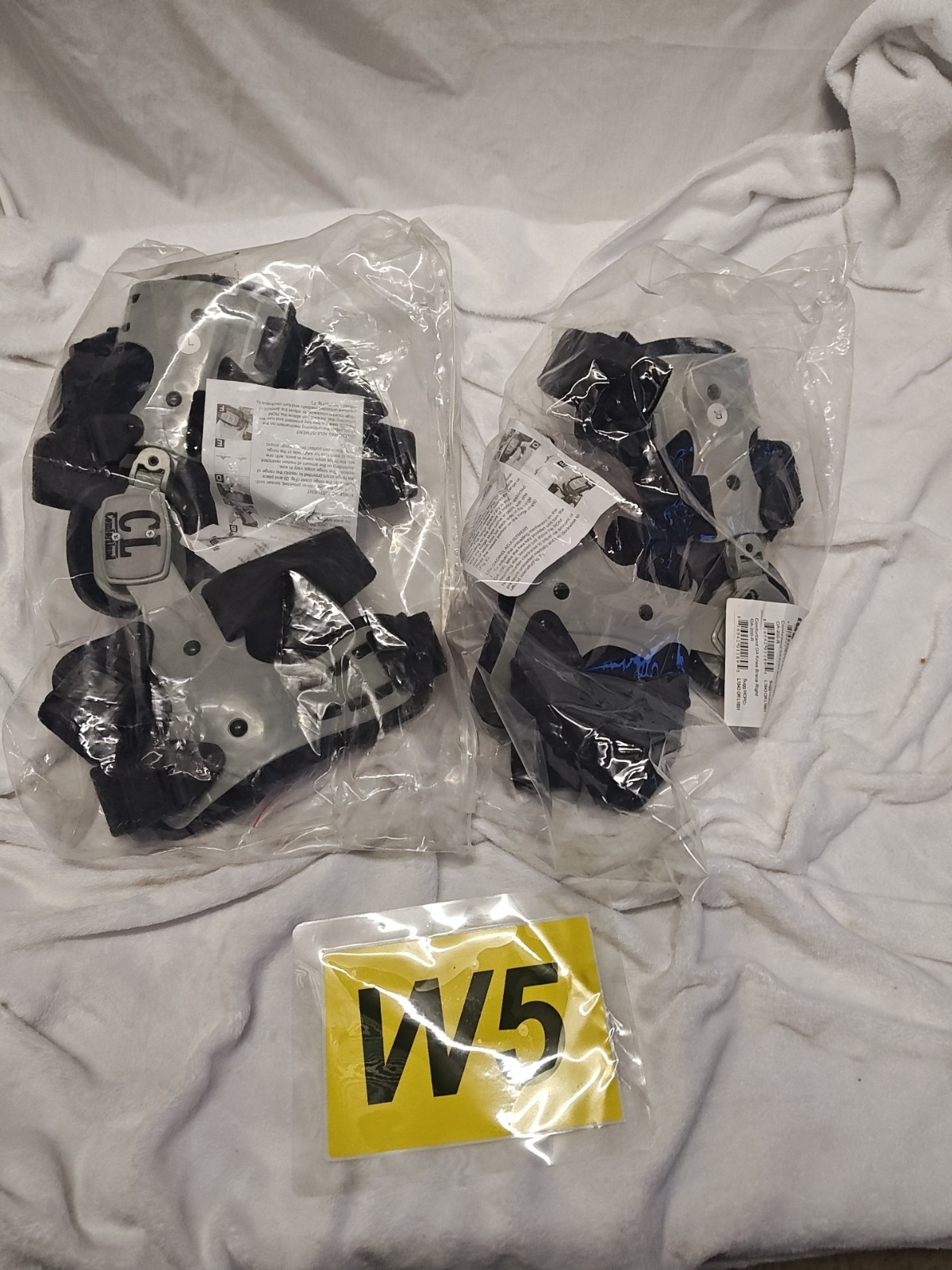 ✅✅ Medical Universal Knee Brace 1 LEFT & 1 RIGHT Comfortland Brace Size: LG