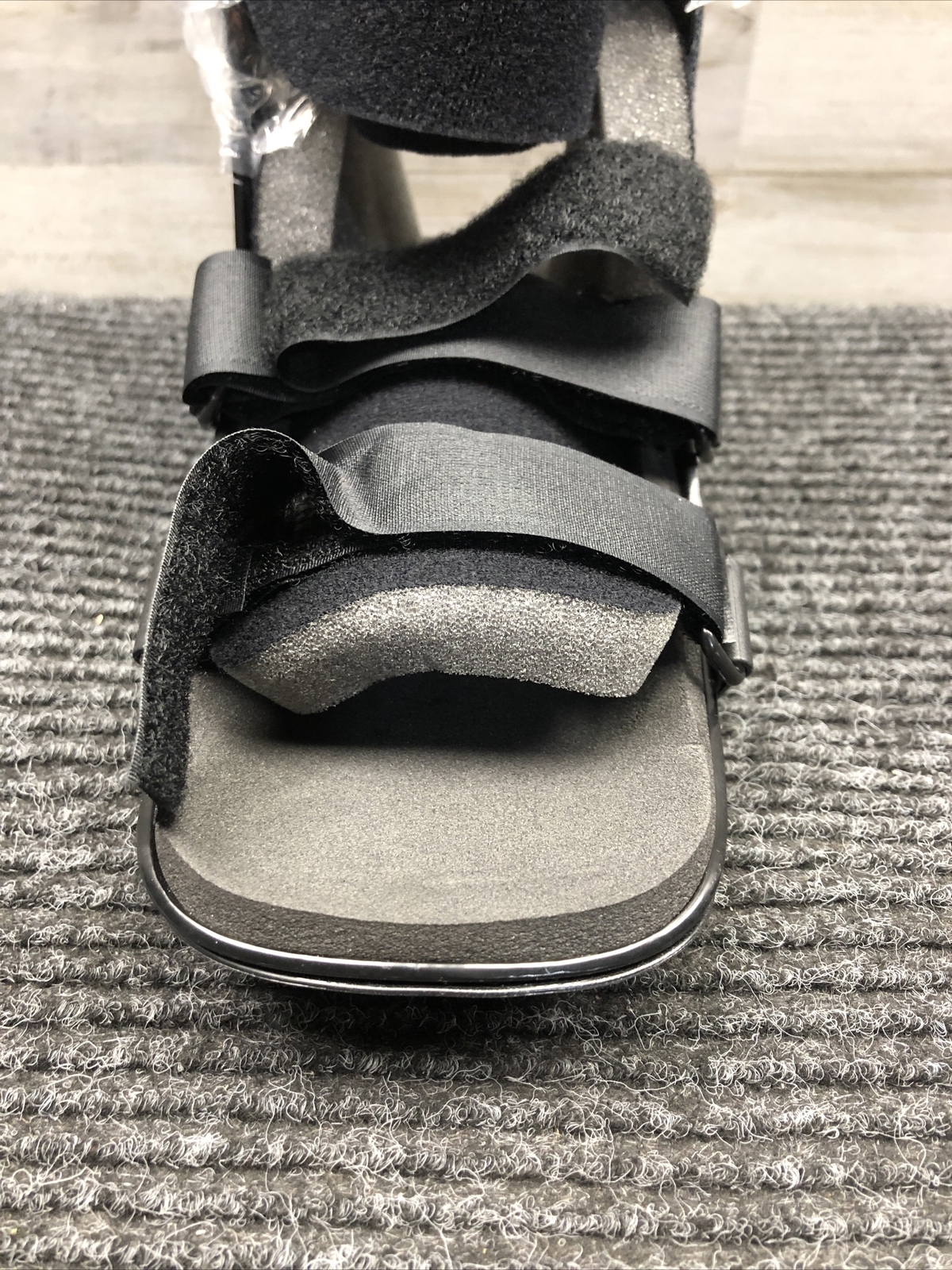 New Breg Wee Walker Extra Small Black Ref:AL053001