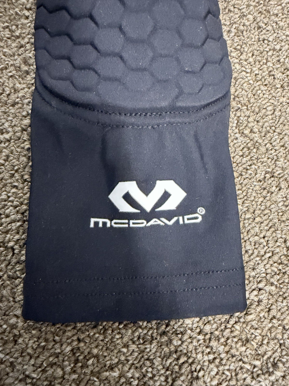 McDavid Sport HEX Tech Padded Protective Compression Leg Sleeve Size Small SKU:S