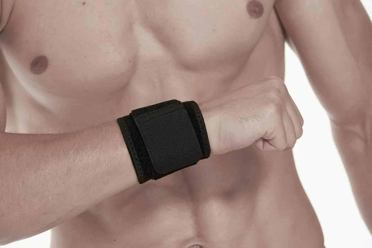 2 Pack Wrist Wraps – Adjustable Support for Weightlifting & Tendonitis Relief