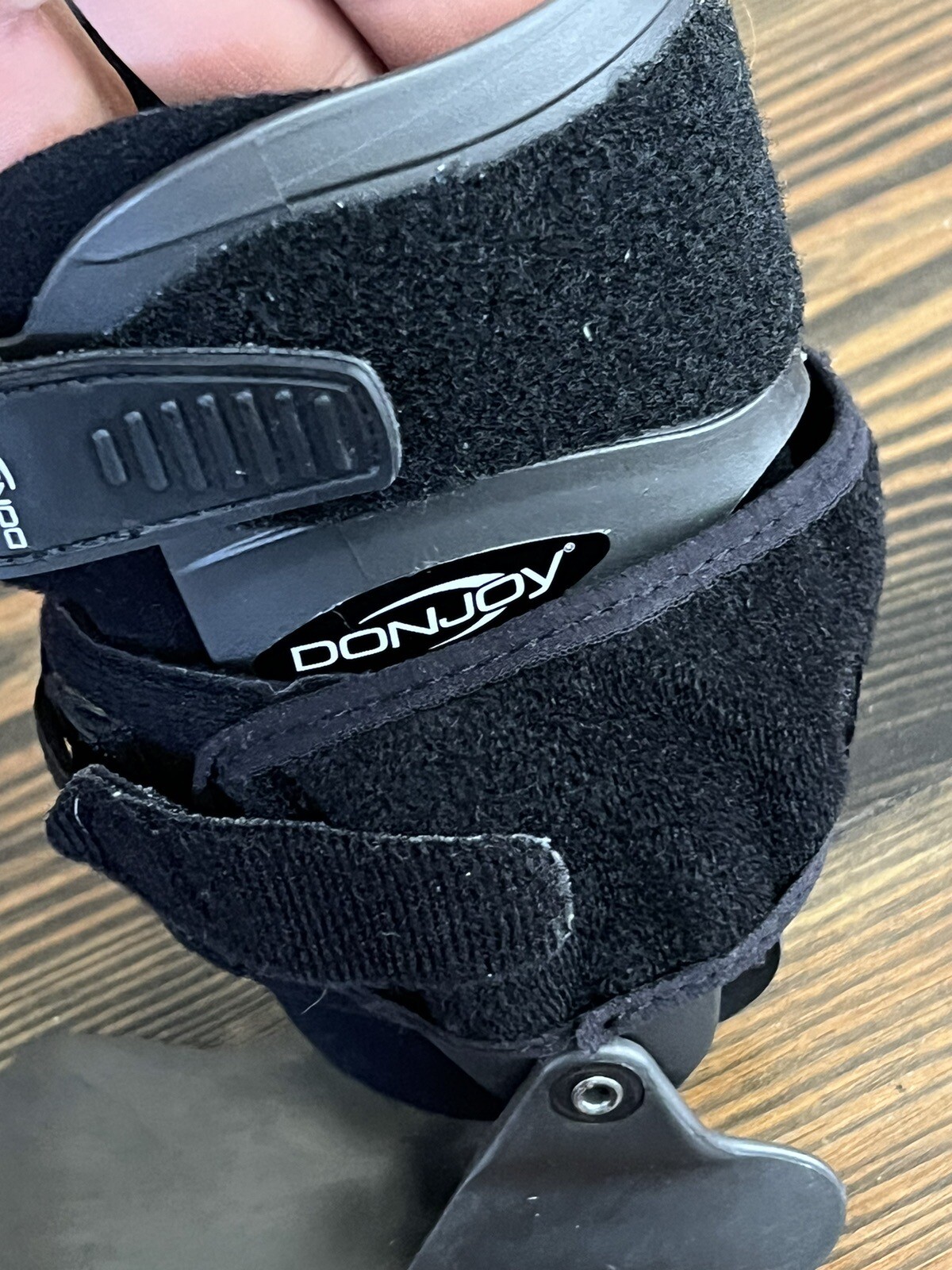 DonJoy Velocity Extra Support Ankle Brace STD Black Lace Up Calf Right Large