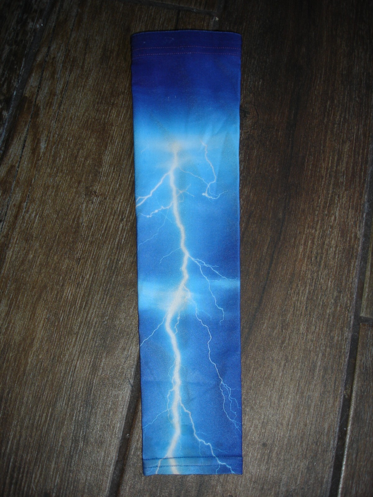 Blue lightning bolt Compression shooting arm sleeve Youth Large (YL)