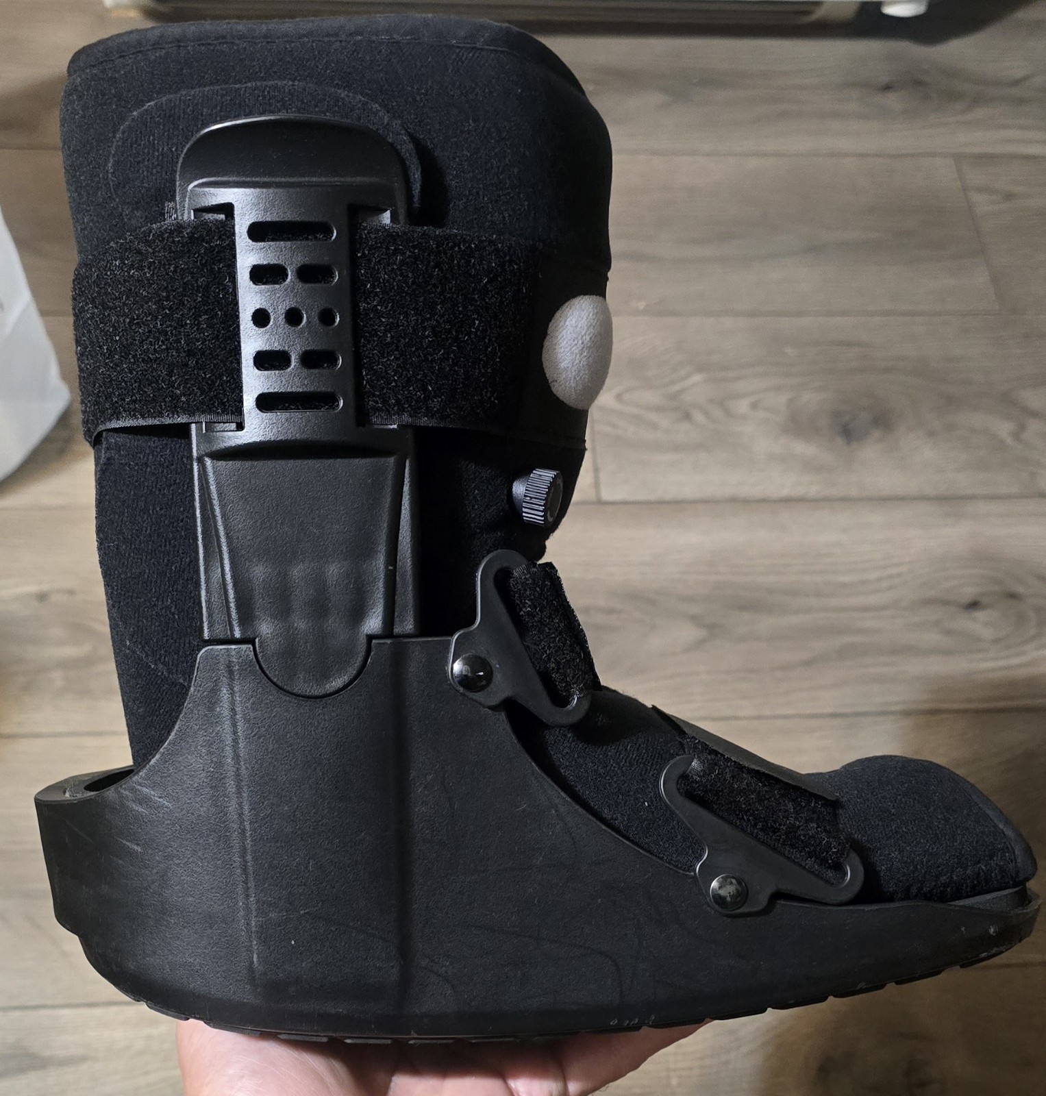 Walker Brace / Walking Boot AirCast Air Pump Size MEDIUM,Good CONDITIONS