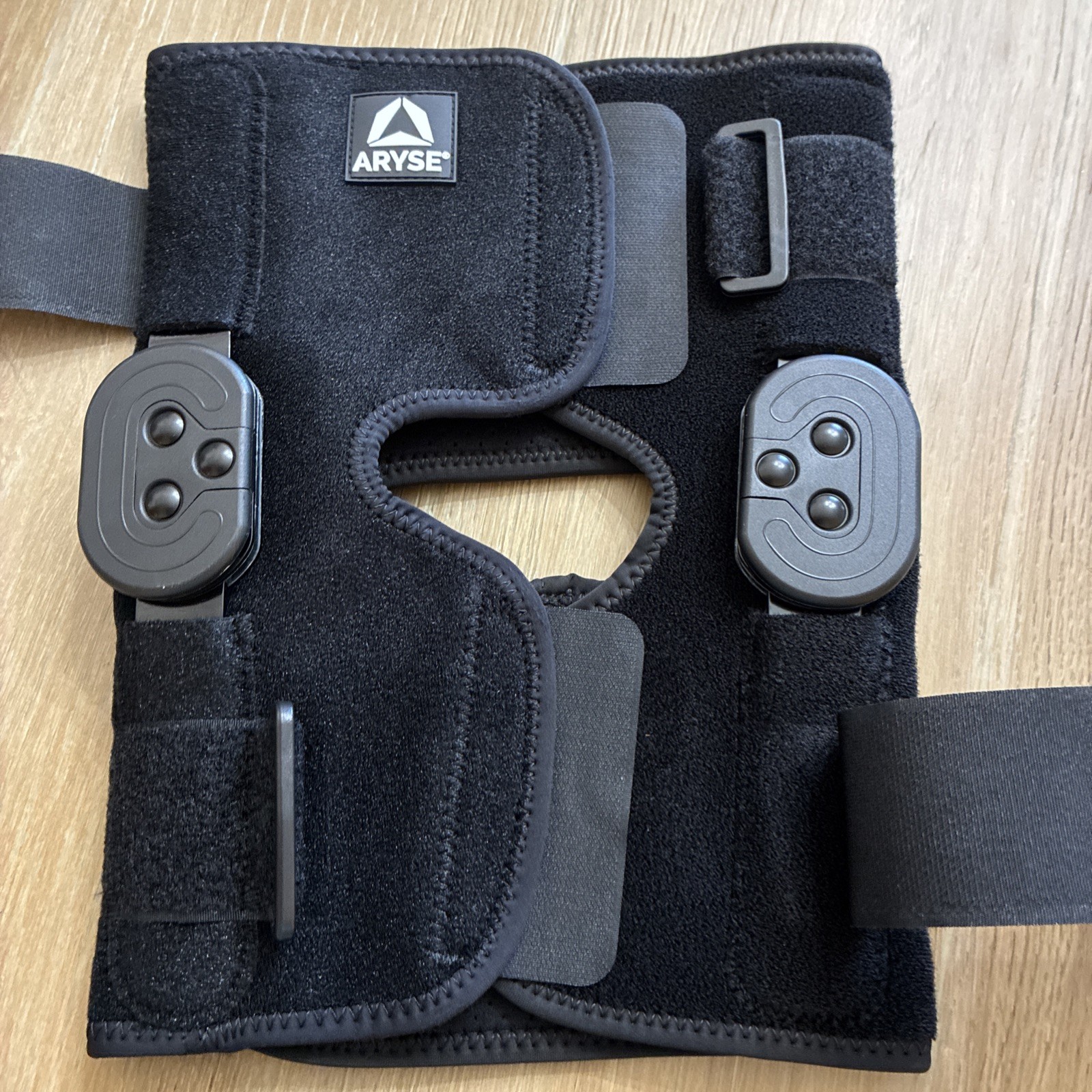 Aryse Tru-Range Knee Brace Universal ROM Knee Brace AY-32/33