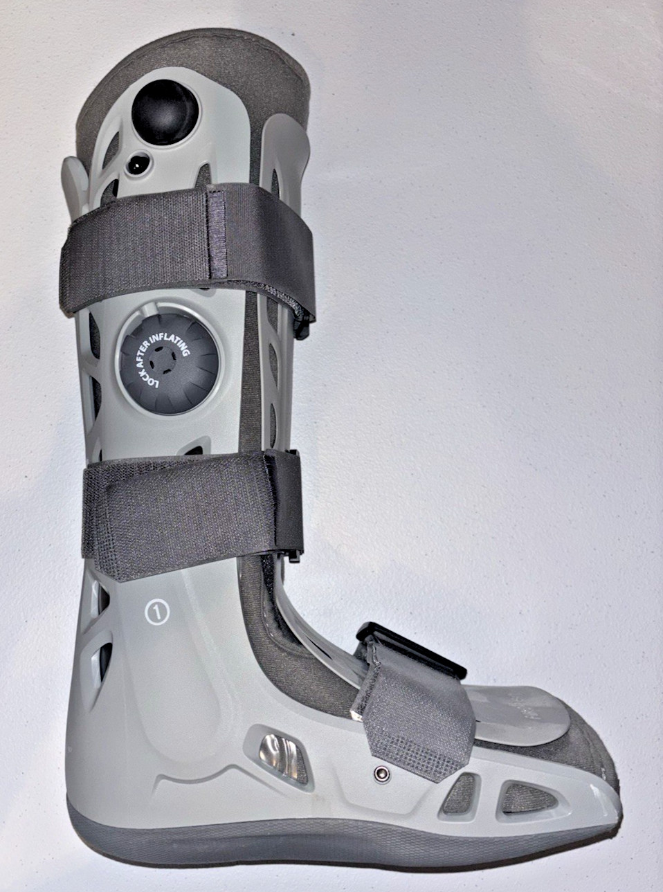 Aircast AirSelect Medium Gray Walker Brace and Walking Boot