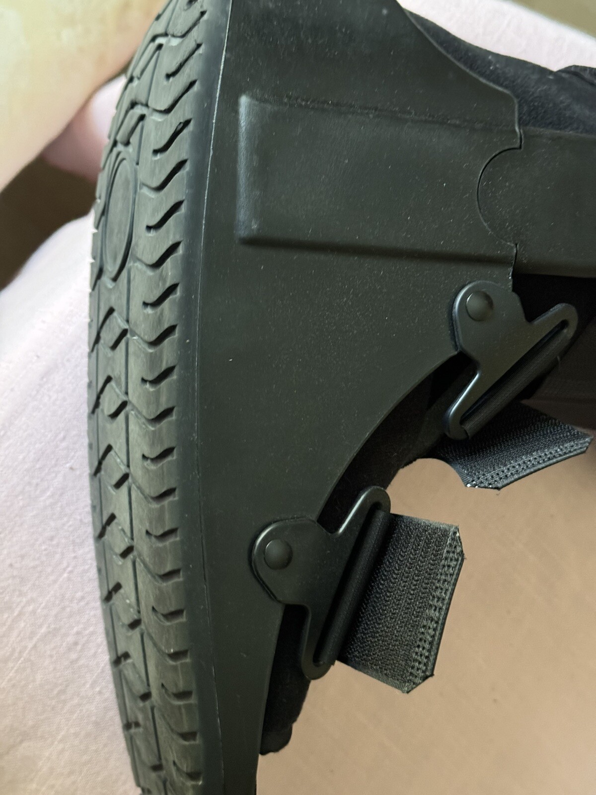 Ossur Equalizer Air Walker – Low Top, Small (Men’s Large) Form Fit Boot