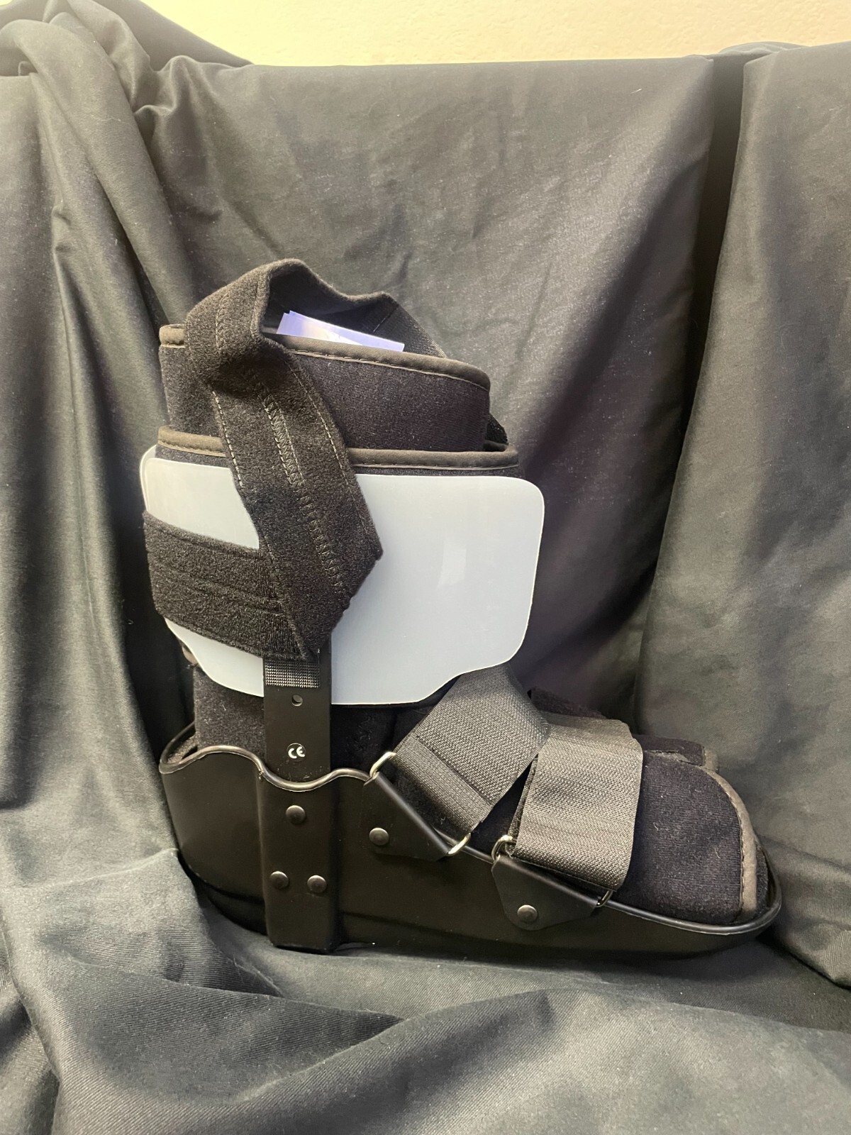 NEW Procare Walking Boot Fracture Boot for Foot and Ankle Size LARGE C6-R3