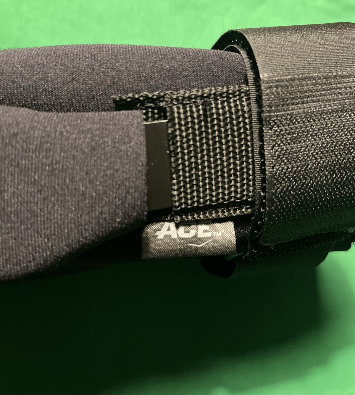 ACE ADJ Leg KNEE BRACE Pad w/Dual Metal Side Stabilizers and Adjustable Straps