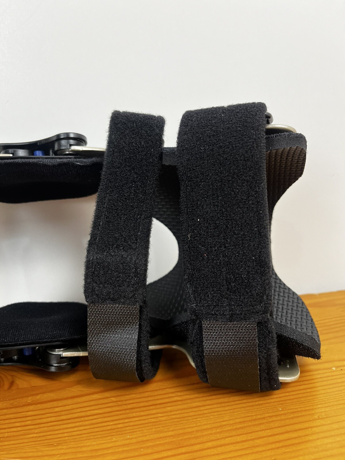 New OSSUR Supportive Adjustable Knee Brace Small Left Knee Innovation Sports