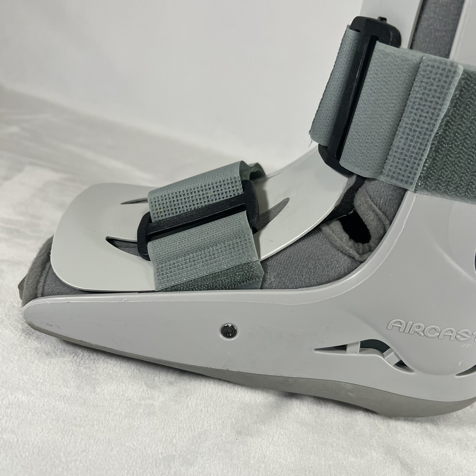 Aircast FP Walker Walking Brace/Walking Boot Foam Pneumatic Size Small 01F-S