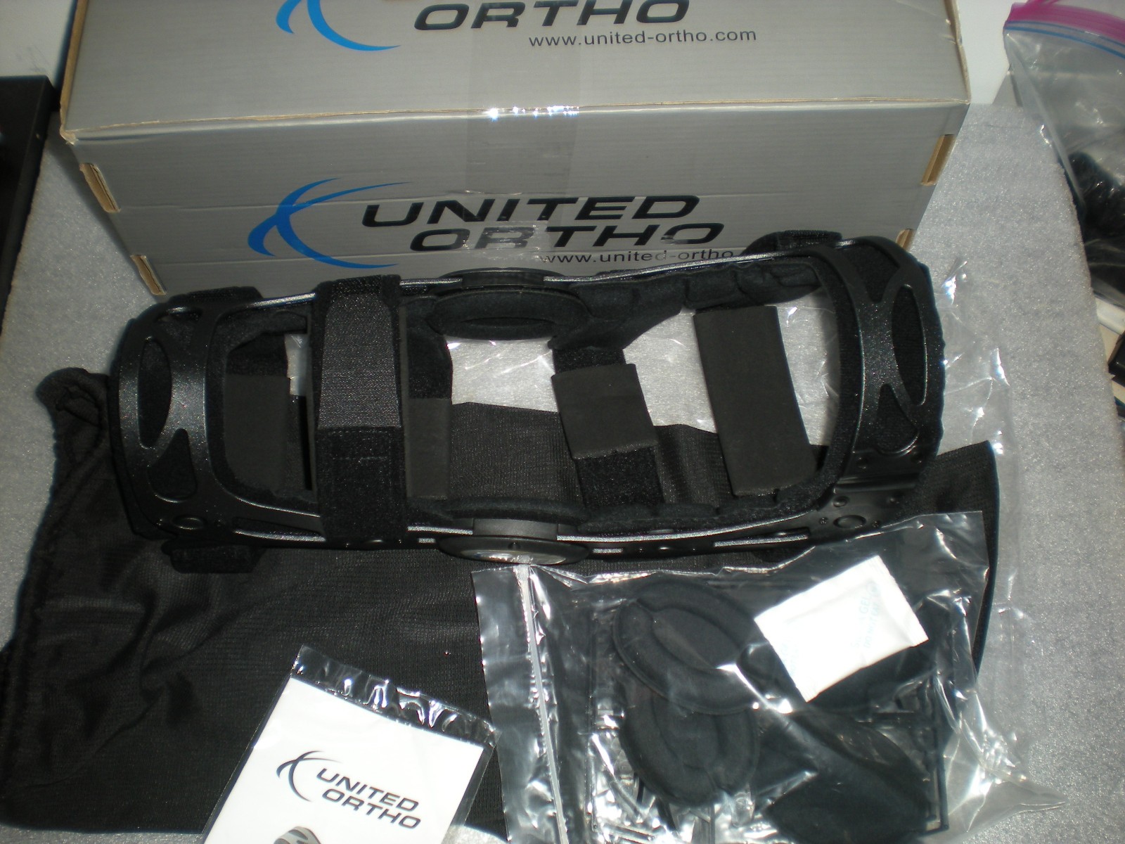 New United Ortho 300541-03 Functional ACL Knee Support Brace RIGHT Leg SMALL S