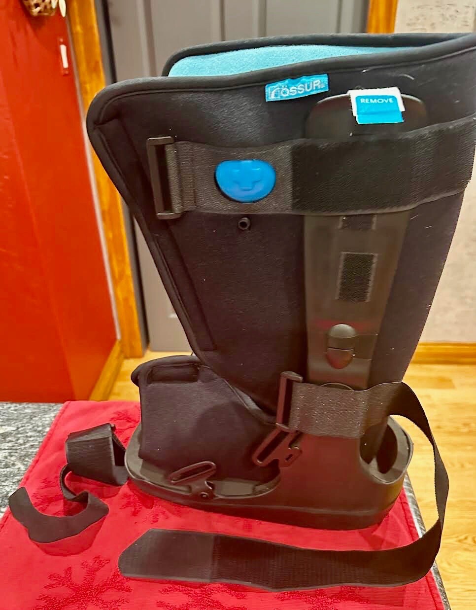 Ossur Form Fit Walker Boot with Air – LARGE