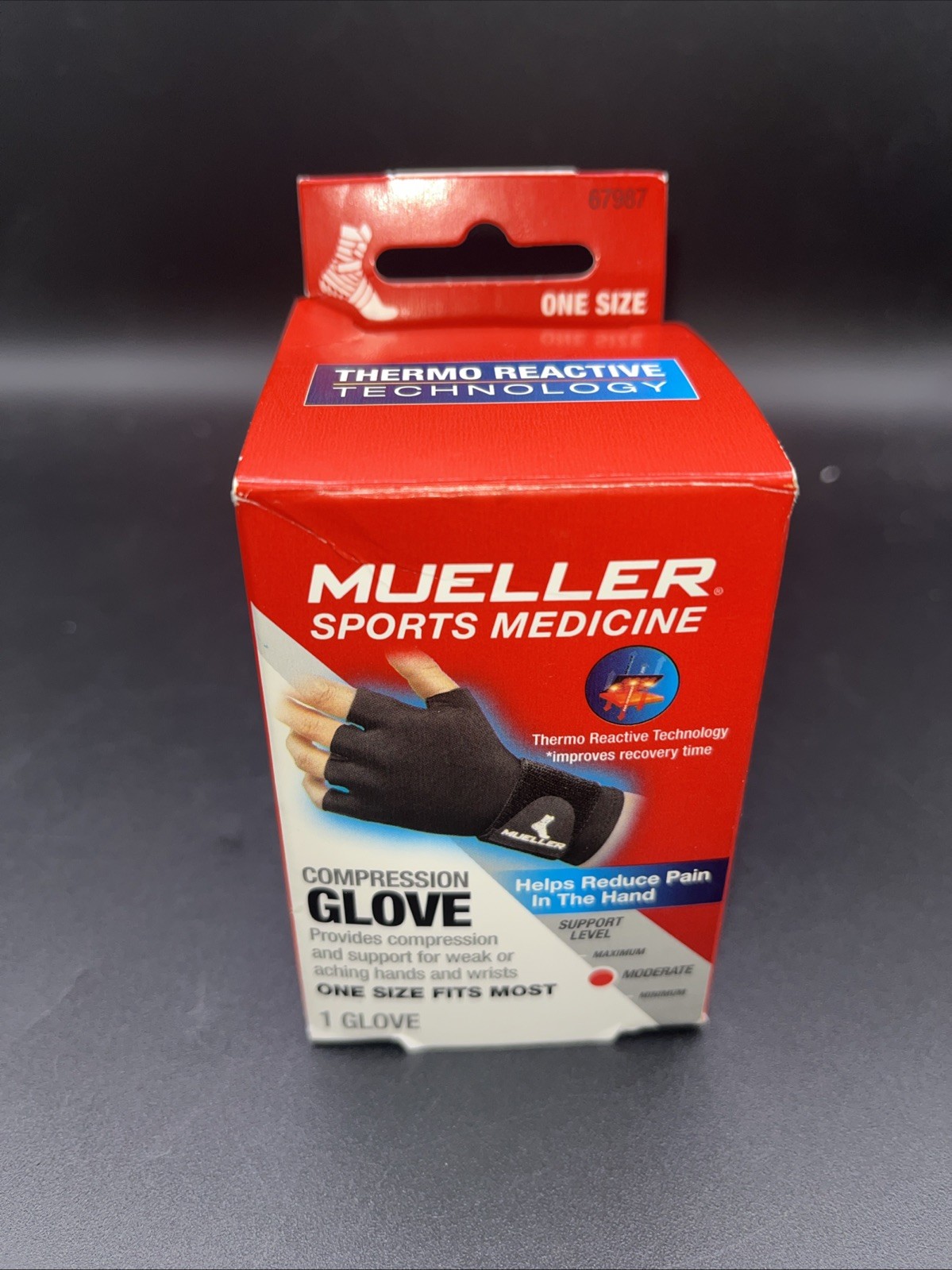 Mueller Compression Glove with Thermo Reactive Technology Moderate Support